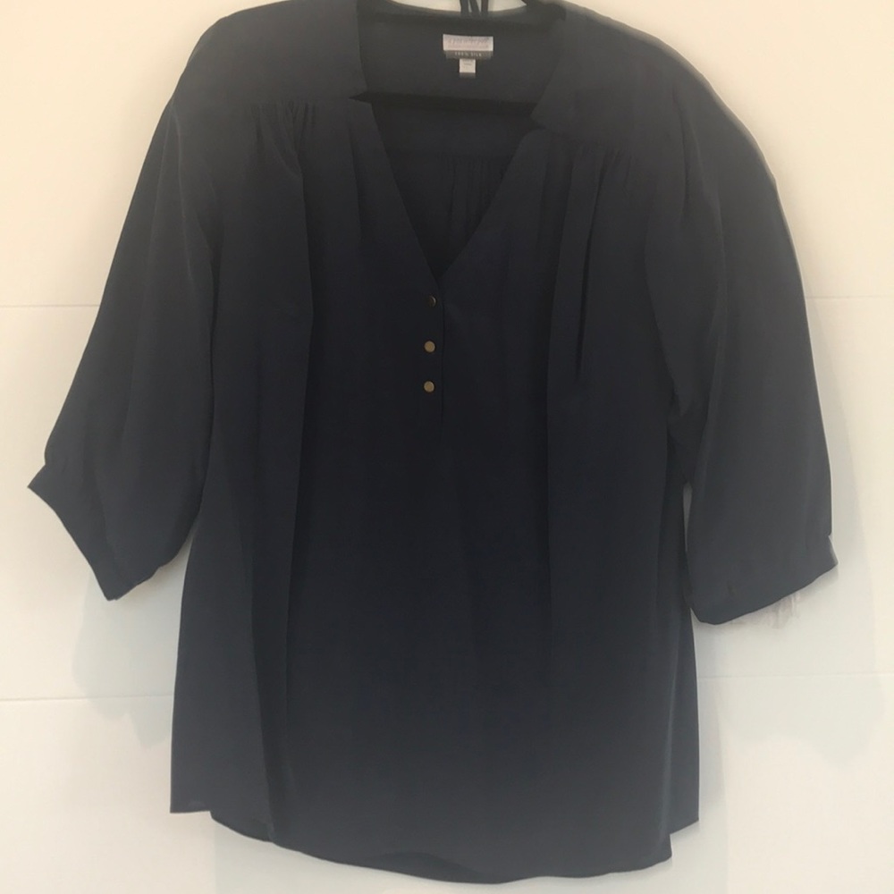 A Pea in the Pod Maternity Blouse. 100% silk